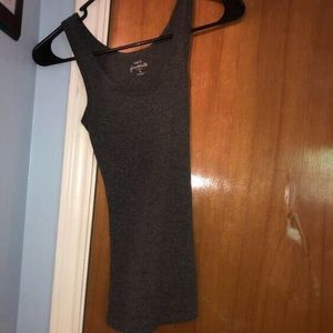 grey tank top